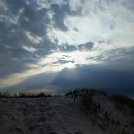 4 Person In Strand-by Traum