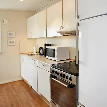 4 Person In Apartment